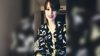 Molly Jane aka mollyjane1011 onlyfans Horny Latin wet pink hole Fingered