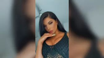 gvalentinaxxx onlyfans Naughty babe puts big tits