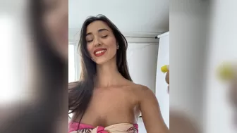 Eden Cohen aka edencohen onlyfans Busty hottie sucking dick