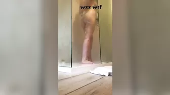 Shhh¡ Hidden Cam in College Dorm Showers_Sandy Smithy_720p