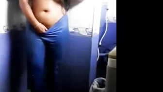 Sri Lankan Aluth Nangige Leaked Video ශ්රී ලංකාවේ අලුත් Leak වූ වීඩියෝව_Jaye1969_720p