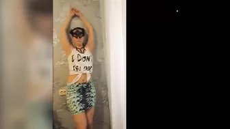 Strip Hot Girl with Big Ass_DADinMOM_720p