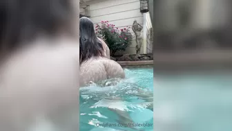 Alex Blair aka itsalexblair onlyfans Charming bitch takes off her panties and pulls wet pink hole