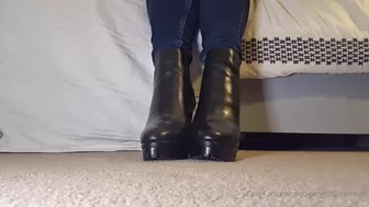 Queengf90 onlyfans Gorgeous kraal caresses beautiful tits.