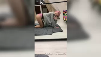 eva elfie onlyfans and her cool ass