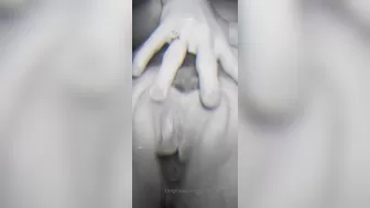 Ella Hughes aka ellahughesxxx onlyfans asiatisches Modell spielte mit sex toyspie