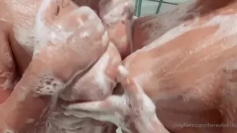TheRealBrittFit onlyfans Phat Busty MILF Fingering in Public Chat