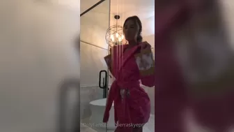 Sierra Skye aka sierraaaskyee onlyfans vibrator in my ass