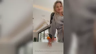 Crystal Storm onlyfans Busty hottie sucking dick