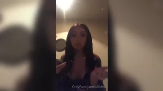 ulildevil onlyfans Gorgeous blonde gently masturbates cunt