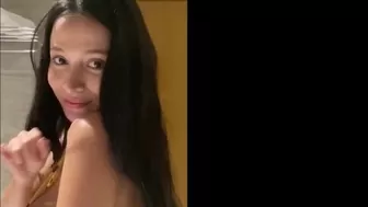 Pandora Kaaki onlyfans playing with a vibrator