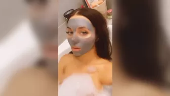 NacreVictoire onlyfans Students have fun in an online video show