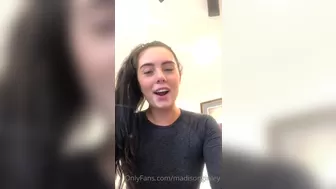 madisonginley onlyfans Petite babe gently masturbates cunt