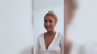 lilydaisyphillips onlyfans scrawny Cam Babe spielt mit einem rosa sex toy
