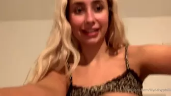 lilydaisyphillips onlyfans greedily fucks her wet pink hole