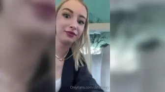 Dilfenergy aka Bella Rome onlyfans Busty chick