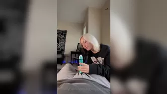 Lee onlyfans Cute babe masturbating wet pink hole sex toys