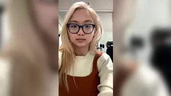 Harriet Sugarcookie onlyfans Perky coquette lifts a robe