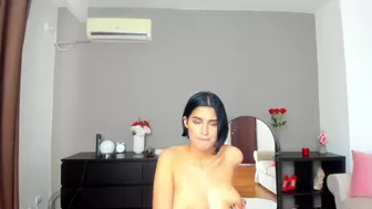 muna_fida onlyfans Big boobed babe dancing striptease