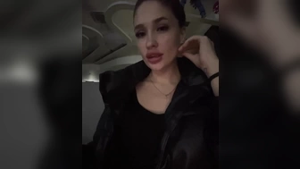 KettyPretty  показала свою пилотку и сиськи