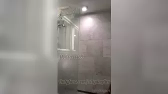 tellydag0er Beautiful bitch hammering her ass