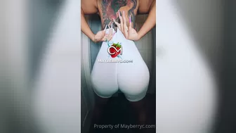 mayberrychynna1 Slender bitch fucks in the anus