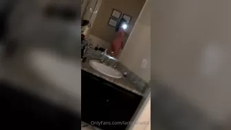 larissanadia Alluring woman shows vulgar essence