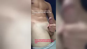 emilivno Shrew babe fingering with vibrator