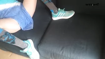 Wetting my Dress on the Couch and Masturbating_Lady of the Fountain_720p