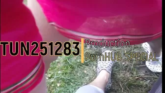 Wife Pissing on Husbands Leg Outdoor - Amateur Russian Couple_James Beast_1080p