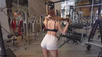 selti Alluring bitch shows juicy body
