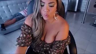 sexysofiax Slender chick sucks penis gentleman
