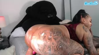 gigiatlanta Cute female fucks cunt with phallus