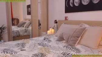 karlaowliam chaturbate  pushes the whole toy