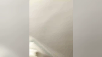 Lusha03 трахает свою пизденку