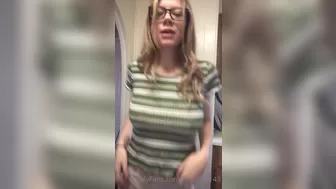 Mia Collins onlyfans  enjoying kuni