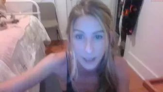 riley_waters chaturbate Babe in stockings passionately masturbating cunt