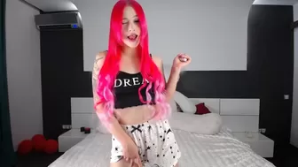 wild_lov chaturbate Juicy babe jerking her pussy with phallus