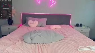 elza_9 chaturbate   licks pussy pussy