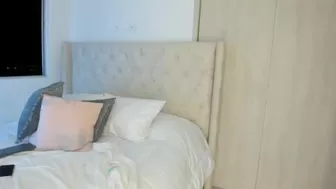 swt_molly chaturbate Gorgeous sex bomb caresses sex lips