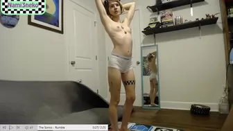 nami3neko chaturbate  showed her pussy