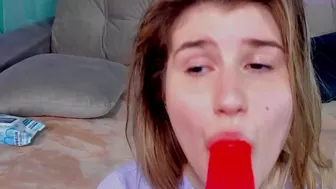 iris_monsoon chaturbate Wonderful mother pulls the cap with her fingers