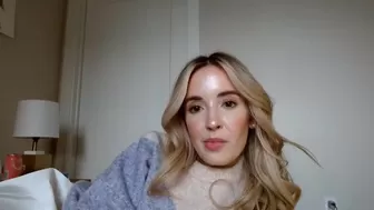 vegansoda chaturbate Busty slut fucks her cunt with a sex toy