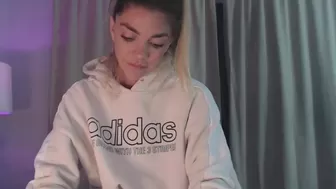 nikiskyler myfreecams Mature babe fucks her cunt