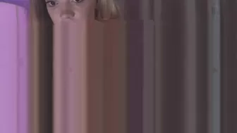 nikiskyler myfreecams Pretty beauty took off her dress