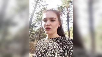 SOFICUMS8 поглаживает свое сочное стройное тело