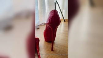 Ladyelectradominatrix onlyfans Gorgeous stallion licks dildo