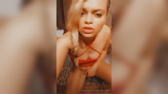 Destinycruzxxx onlyfans Hot thing is relaxing with sex toys