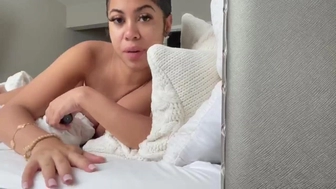 YazmineL onlyfans Gorgeous mare erotic undresses