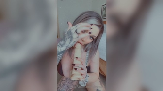 Tattooed Waifu aka siegexxx onlyfans Sexy babe plays with pussy